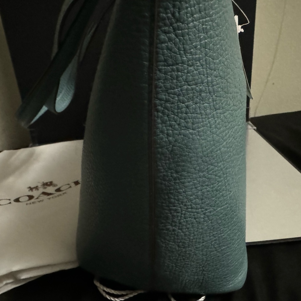 Brand New Coach Pebbled Leather Taylor Tote - SV/Marine - Picture 6 of 9